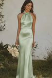 Robe de demoiselle d’honneur en satin sirène licol jaune clair