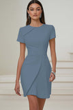 Robe de travail plissée ivoire à manches courtes