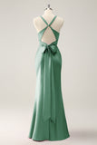 Sirène Eucalyptus col en V froncé robe de demoiselle d’honneur en satin avec lacets dans le dos
