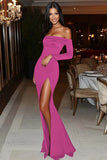 Robe de Gala fourreau épaules dénudées en satin bordeaux avec fente