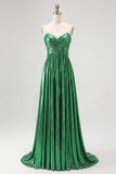 Robe de soirée longue plissée en satin doré chic avec décolleté en V profond et coupe trapèze
