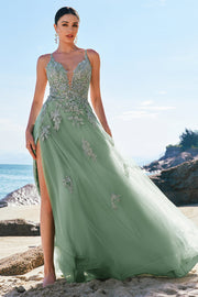 Robe de soirée longue en tulle à bretelles spaghetti vertes avec Criss Cross dans le dos