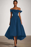 Robe formelle en satin noir à épaules dénudées