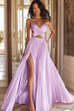 Une ligne robe de bal rose plissée à col en V avec fente