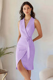 Robe de travail moulante en crêpe bleu ciel à col en V