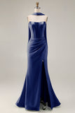Robe de soirée longue sirène vert clair satin bustier sans bretelles avec fentes latérales et foulard