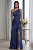 Robe d'invitée de mariage longue dorée à une épaule plissée avec fente