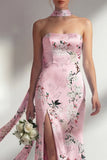 Robe longue de demoiselle d’honneur rose sirène, sans bretelles à motifs floraux, avec fente