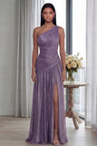 Robe d'invitée de mariage longue dorée à une épaule plissée avec fente