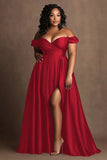 Robe longue formelle en satin bleu marine à épaules dénudées grande taille avec fente