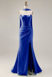 Robe de soirée longue sirène vert clair satin bustier sans bretelles avec fentes latérales et foulard