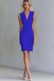 Robe de travail courte moulante en satin ivoire à col en V
