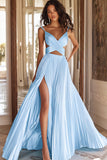 Une ligne robe de bal rose plissée à col en V avec fente