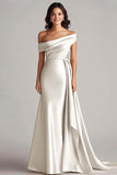Robe longue formelle plissée à une épaule fourreau champagne