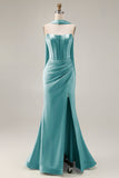 Robe de soirée longue sirène vert clair satin bustier sans bretelles avec fentes latérales et foulard