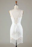 Robe de cocktail courte moulante scintillante blanche avec perles