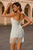 Robe de cocktail courte moulante scintillante blanche avec perles