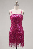 Robe de rentrée à la maison en fourreau en fuchsia avec des bretelles fines et des paillettes