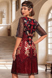 Robe noire rouge à paillettes à col rond ligne A à manches demi-manches des années 1920 avec ensemble d’accessoires 4 pièces