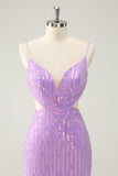 Robe de cocktail à paillettes violettes et col en V