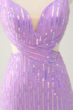 Robe de cocktail à paillettes violettes et col en V