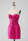 Mini-robe moulante de cocktail en satin fuchsia sweetheart corset