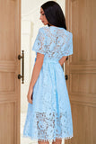 V Neck Mid Length Light Blue Lace Party Dress avec bouton