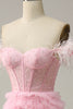 Charger l&#39;image dans la galerie, Une ligne de l’épaule Corset Rose Robe de Soirée avec des plumes à volants