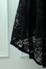 Charger l&#39;image dans la galerie, Robe en dentelle noire à col en V