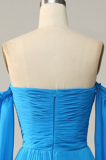 Une ligne de la robe de Soirée longue bleue à l’épaule avec perles