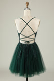 Une ligne Spaghetti Straps Vert foncé Robe courte Homecoming avec appliques