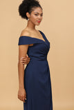 Navy Off The Shoulder Sheath Robe de demoiselle d’honneur