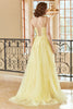 Charger l&#39;image dans la galerie, Magnifique A Line Spaghetti Straps Yellow Long Prom Robe avec Appliques