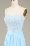 Bleu ciel A-ligne Spaghetti Bretelles Mousseline de soie Longue robe de demoiselle d’honneur avec perles