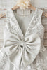 Charger l&#39;image dans la galerie, Robe de fille à fleurs en dentelle grise avec nœud