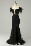 Robe de soirée de sirène noire à l’épaule avec plumes