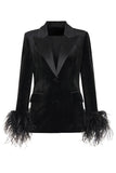 Black Velvet Peak Lapel Femmes Manteau avec plumes