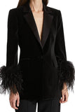 Black Velvet Peak Lapel Femmes Manteau avec plumes