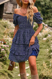 Robe d’été à imprimé floral noir à l’épaule