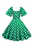 Robe vintage blanche à pois avec manches courtes