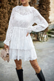 Manches longues blanches A-line Robe courte décontractée avec appliques
