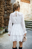 Manches longues blanches A-line Robe courte décontractée avec appliques