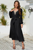 Robe décontractée noire à col V avec ceinture