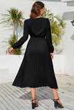 Robe décontractée noire à col V avec ceinture