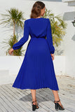 Robe décontractée noire à col V avec ceinture