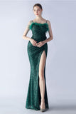 Robe formelle à paillettes à bretelles spaghetti noires avec plumes