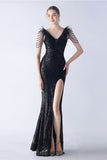 Robe de soirée lilas sirène col V paillettes et plumes d’autruche perlées avec fente