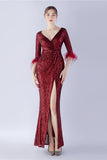 Robe formelle fourreau à demi-manches à col en V à paillettes bleu marine avec plume