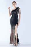 Robe de soirée à une épaule à une épaule en plumes moulées perlées noires scintillantes avec fente