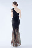 Robe de soirée à une épaule à une épaule en plumes moulées perlées noires scintillantes avec fente
